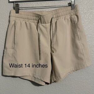Pacific Trail Women's Beige Shorts. Cool Material. Size Small. Hike in style ☺️